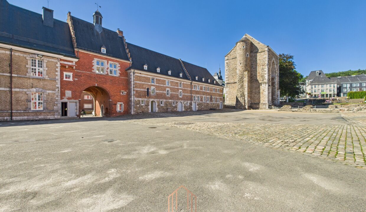 CAM01330G0-PR0074-STILL002