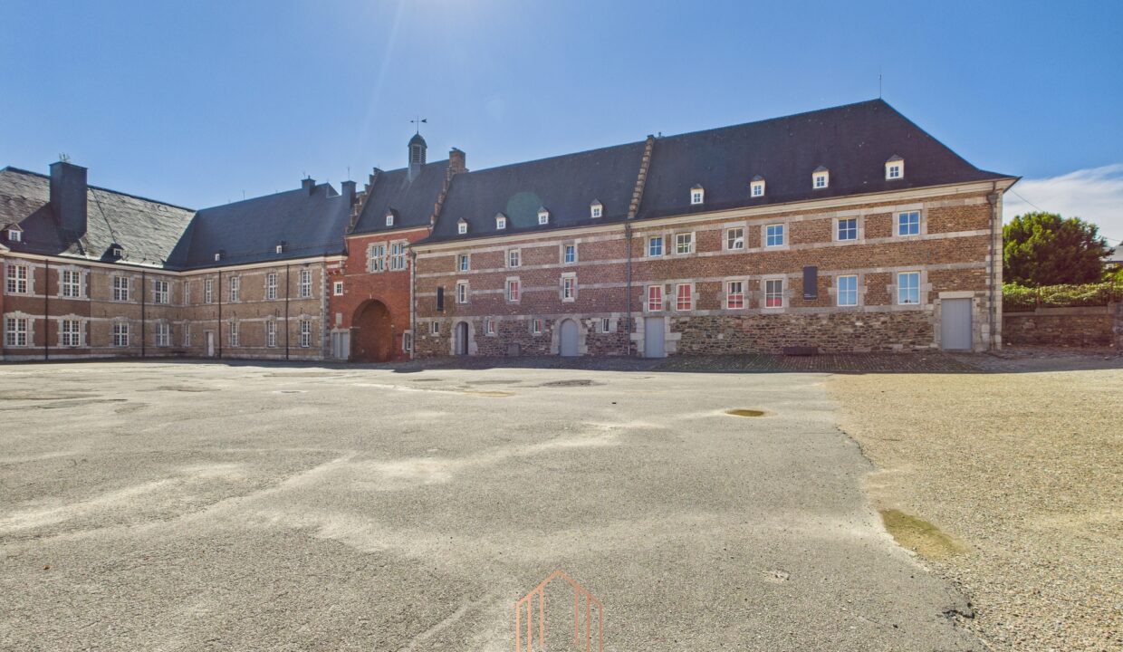 CAM01330G0-PR0074-STILL003