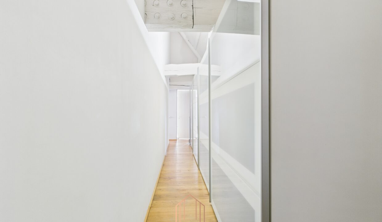 CAM01330G0-PR0074-STILL030