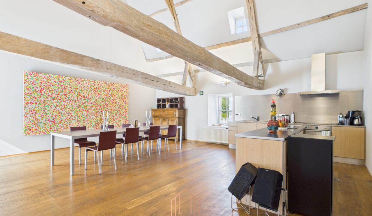 CAM01330G0-PR0074-STILL033