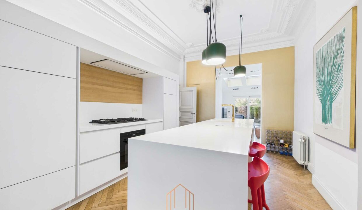 CAM01330G0-PR0078-STILL005