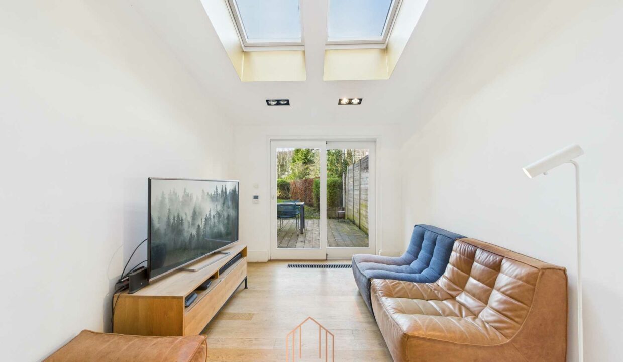 CAM01330G0-PR0078-STILL008