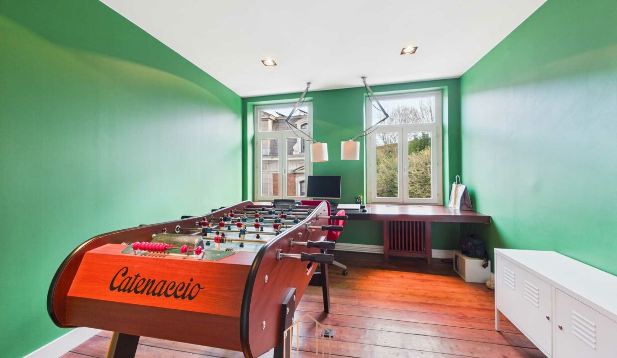 CAM01330G0-PR0078-STILL023