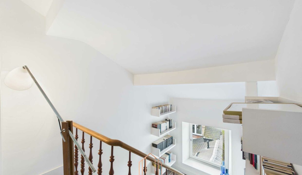 CAM01330G0-PR0078-STILL028