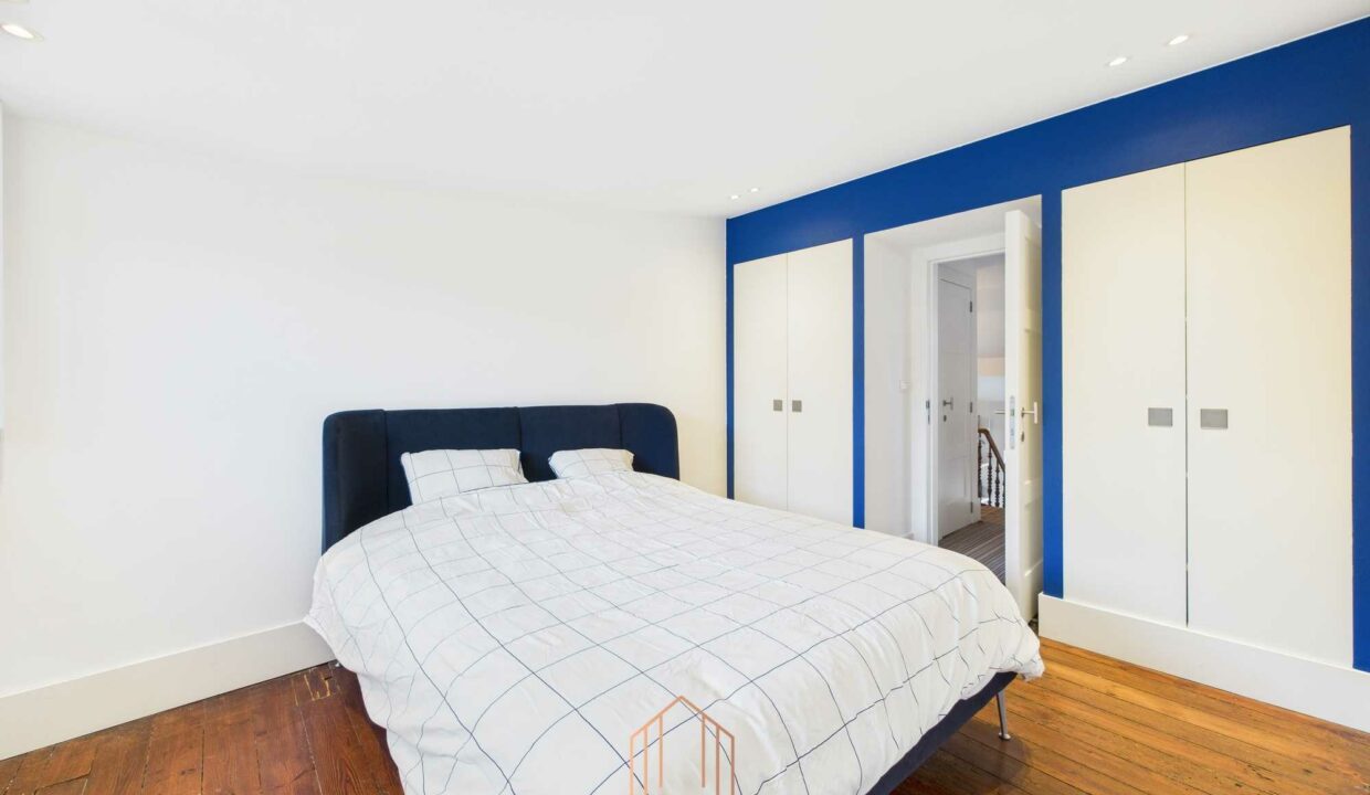 CAM01330G0-PR0078-STILL031