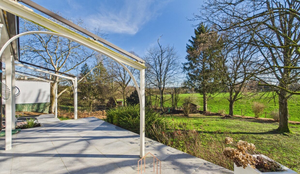 CAM01330G0-PR0080-STILL014