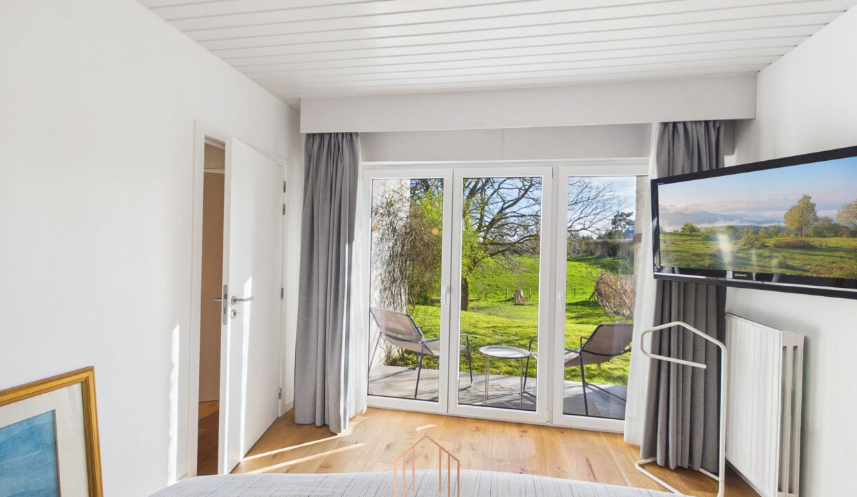 CAM01330G0-PR0080-STILL030