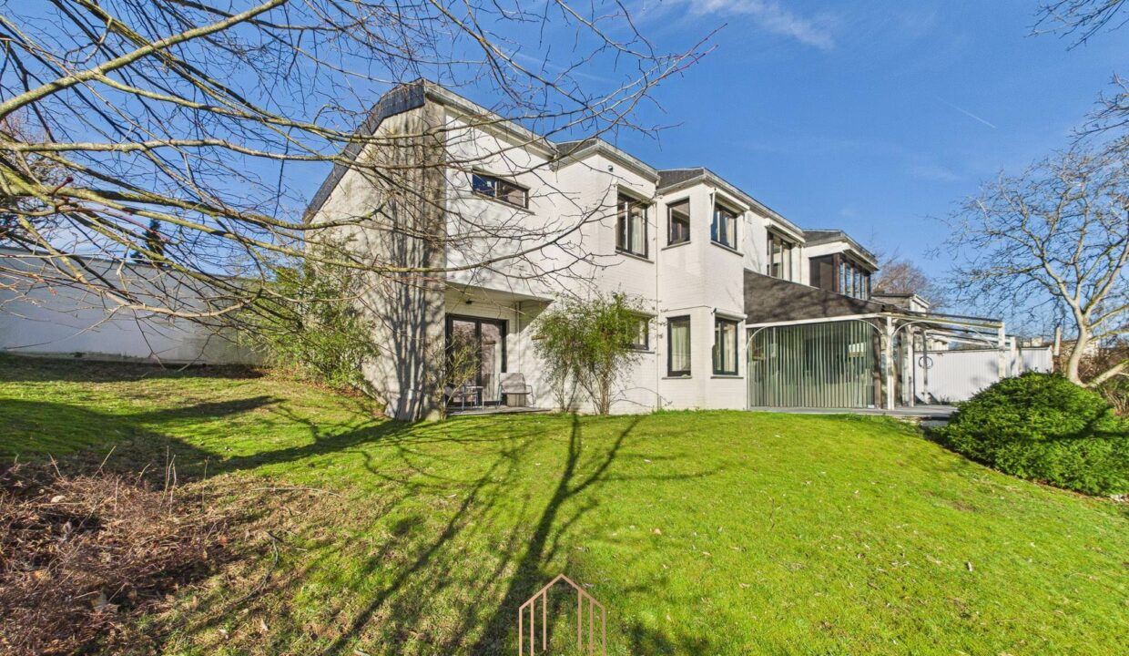 CAM01330G0-PR0080-STILL032-2