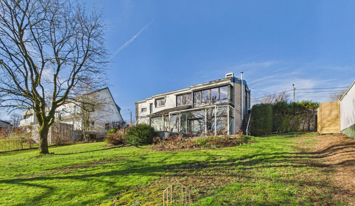 CAM01330G0-PR0080-STILL036-2