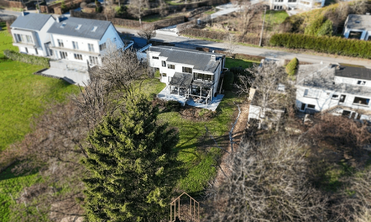 Gemini_Generated_Image_r64iemr64iemr64i