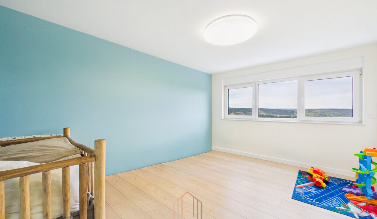 CAM01330G0-PR0083-STILL006