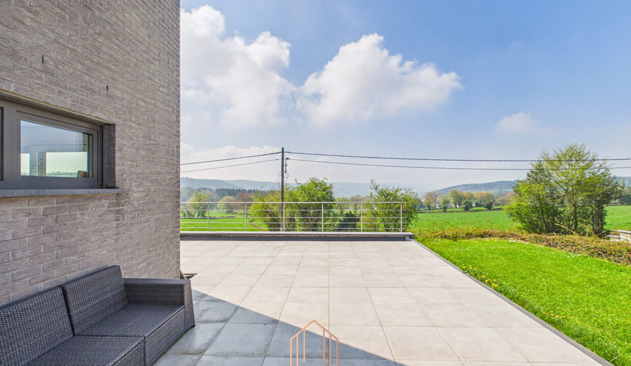 CAM01330G0-PR0084-STILL002