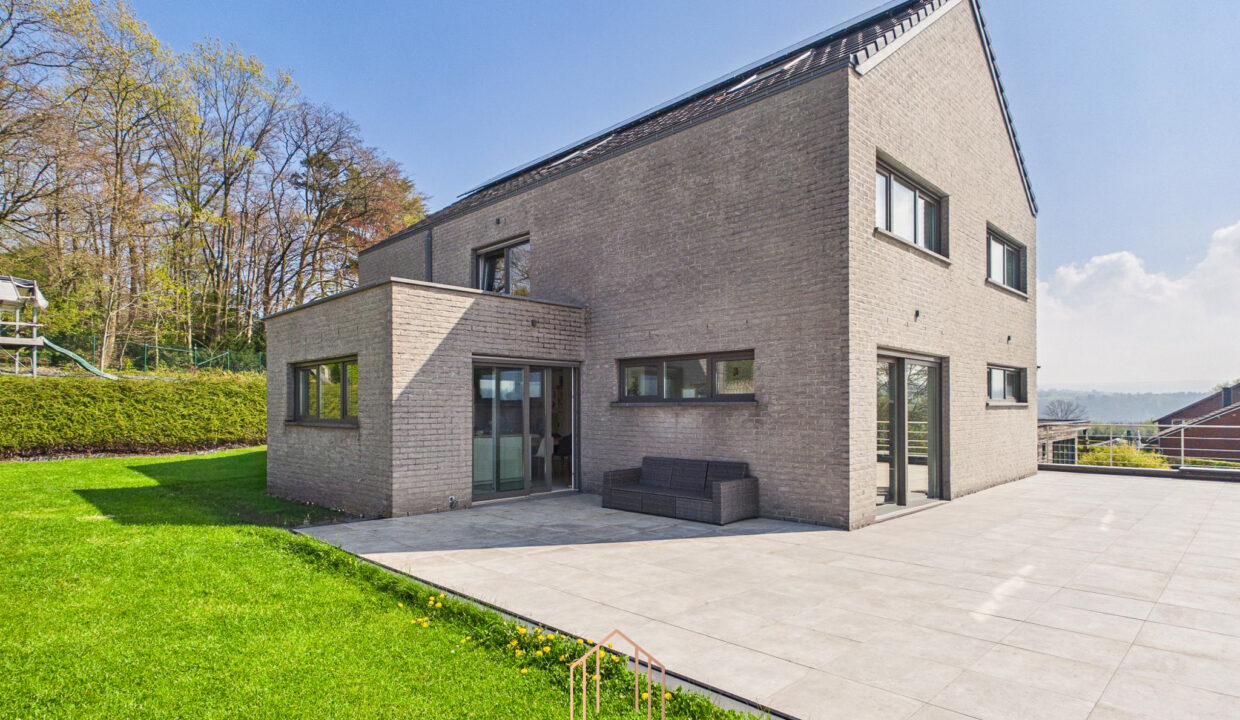 CAM01330G0-PR0084-STILL005