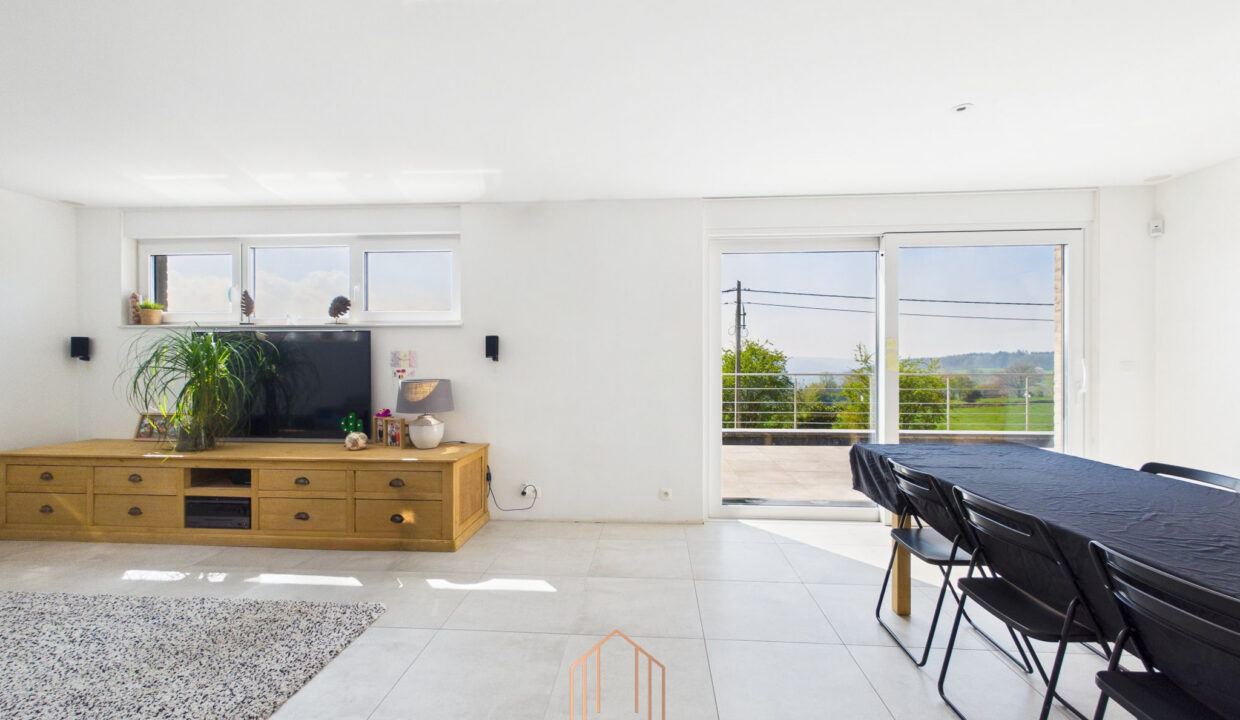 CAM01330G0-PR0084-STILL015