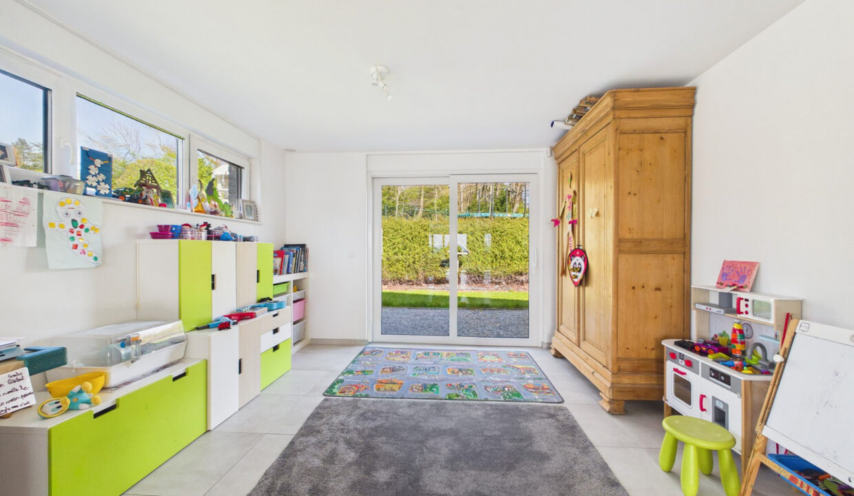 CAM01330G0-PR0084-STILL016